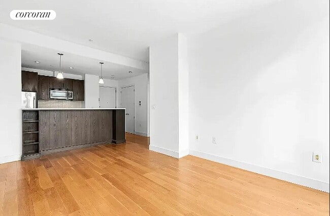Foto del edificio - 140-21 32nd Ave