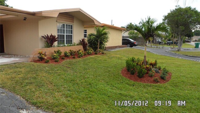 Building Photo - 6737 Pansy Dr