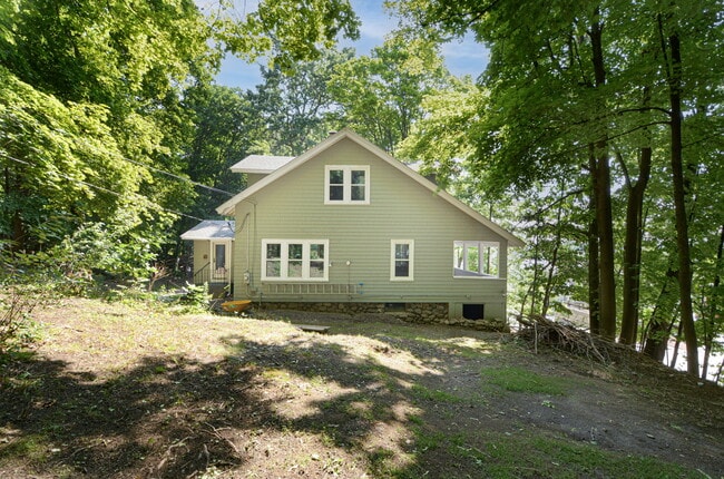 Building Photo - 267 Belmont St