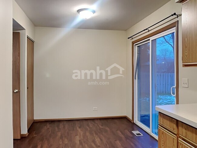 Foto del edificio - 1404 Keele Dr