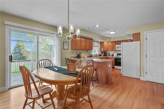 Building Photo - 1037 Main Rd