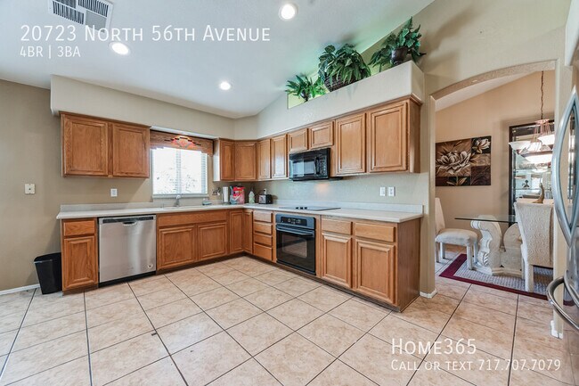 Building Photo - Beautiful lakeside home! FULLY FURNISHED!