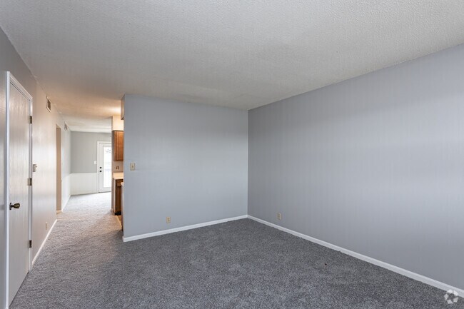 2HAB, 1BA - 900 ft² - Keeneland Downs Apartments