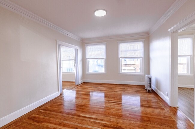 Photo - 695 35th Ave Apartment