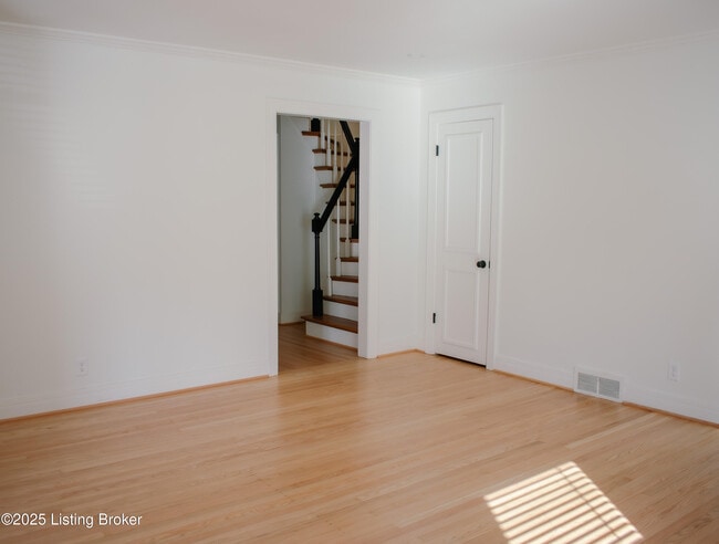 Building Photo - 2725 Brownsboro Rd