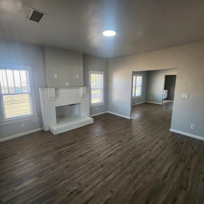 Building Photo - 2b, 1b Rental Property in Oklahoma City!
