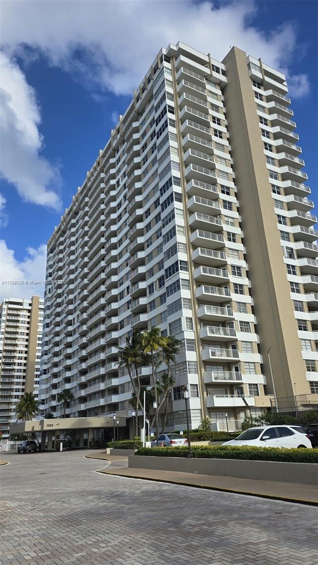 Building Photo - 1985 S Ocean Dr