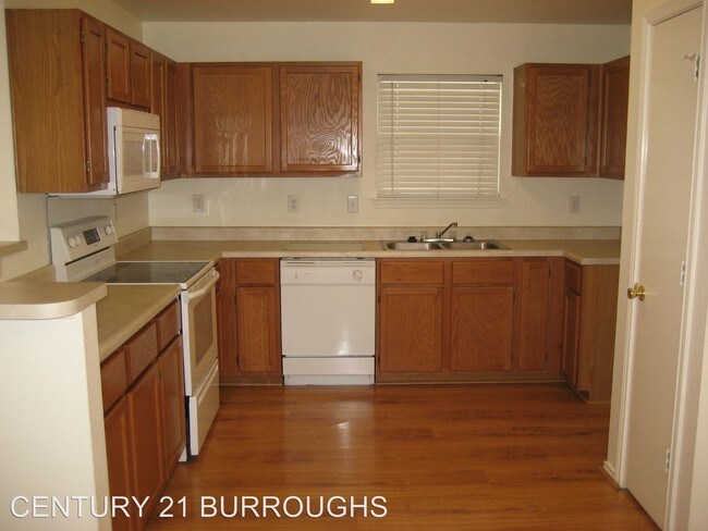 Foto del edificio - 6822 Grapevine Lk