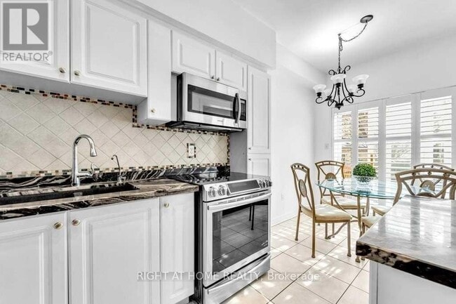 Building Photo - 558 Legresley Ln