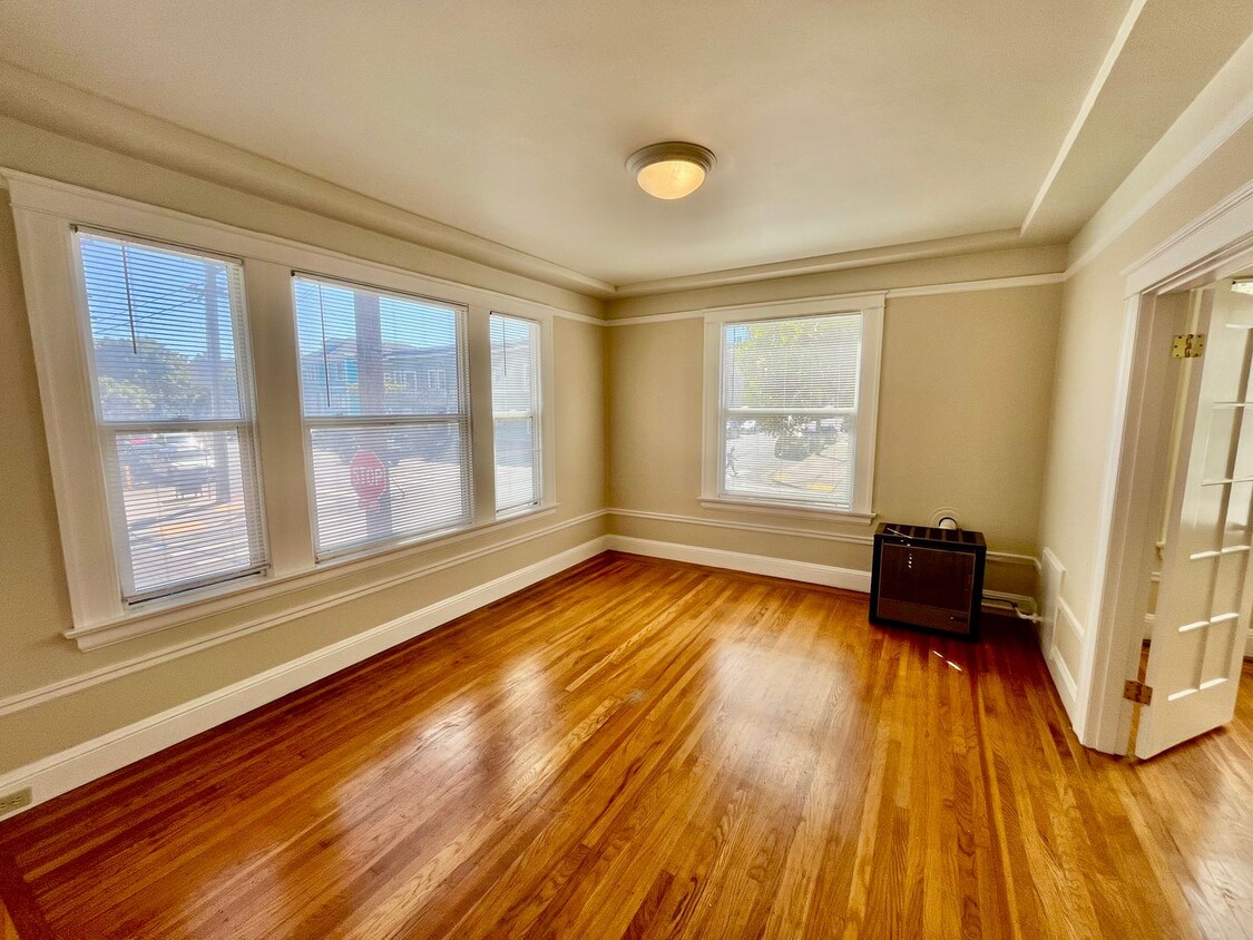 Photo - 497 6th Avenue