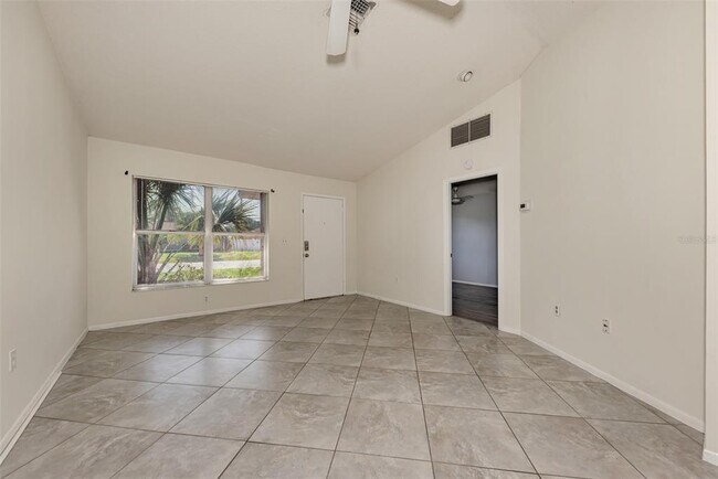 Foto del edificio - 5781 Oxalis Rd