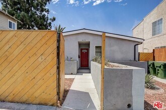 Building Photo - 419 S Lorena St
