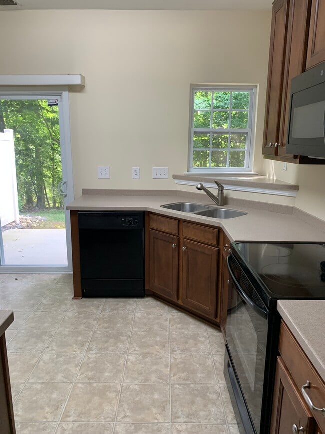 Foto del edificio - 11619 Stockdale Ct