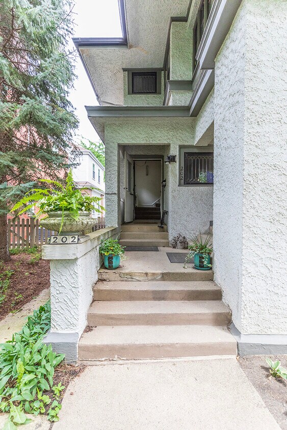 Primary Photo - 202 Ridgeland Ave