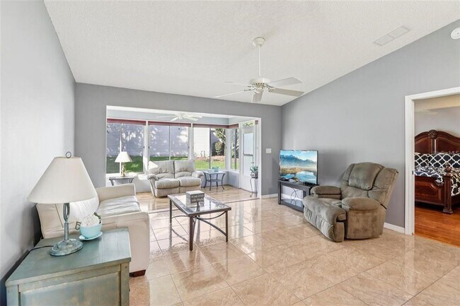 Foto del edificio - 8544 SE 177th Bartram Loop