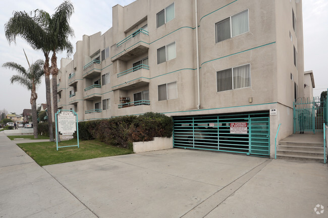 Building Photo - Crenshaw Court Apartments