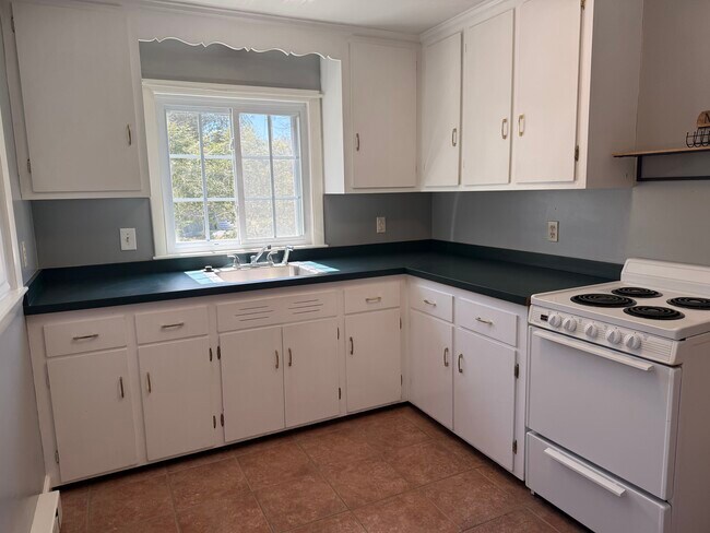 Foto del edificio - 33 Hartwell Ave