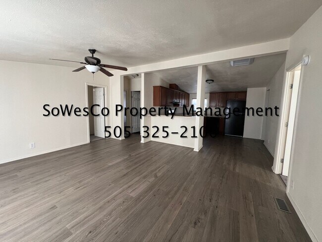 Foto del edificio - Beautiful 3 Bedroom 2 Full Bath Home