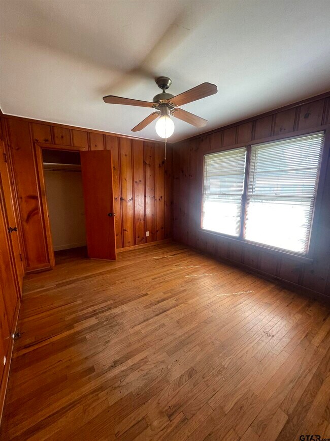 Building Photo - 1014 Guinn Dr