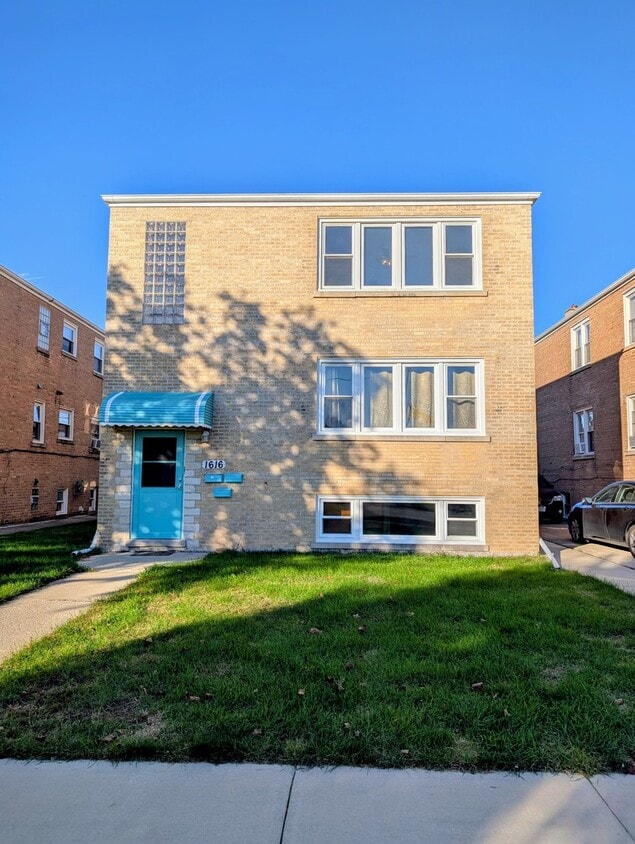 Primary Photo - 1616 N 17th Ave