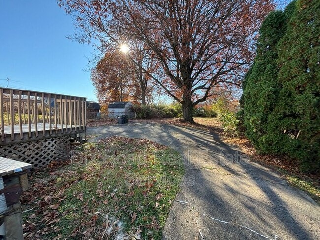 Building Photo - 4539 Mayhew Ave