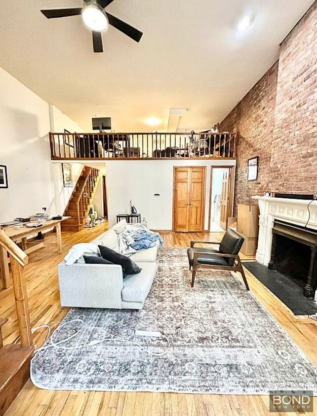 Building Photo - 49 W 73rd St