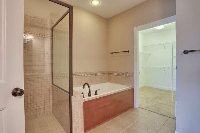 Building Photo - 3813 Liberty Cir