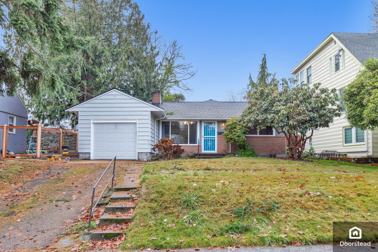 Primary Photo - 8811 Ashworth Ave N