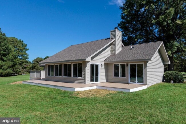 Building Photo - 102 Golf Ct
