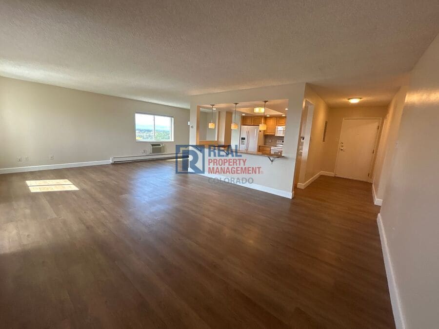 Primary Photo - 13890 E Marina Dr