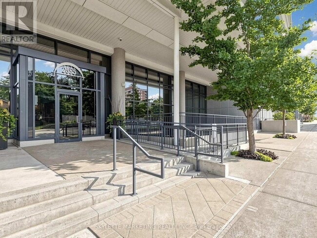 Building Photo - 2885 Bayview Ave