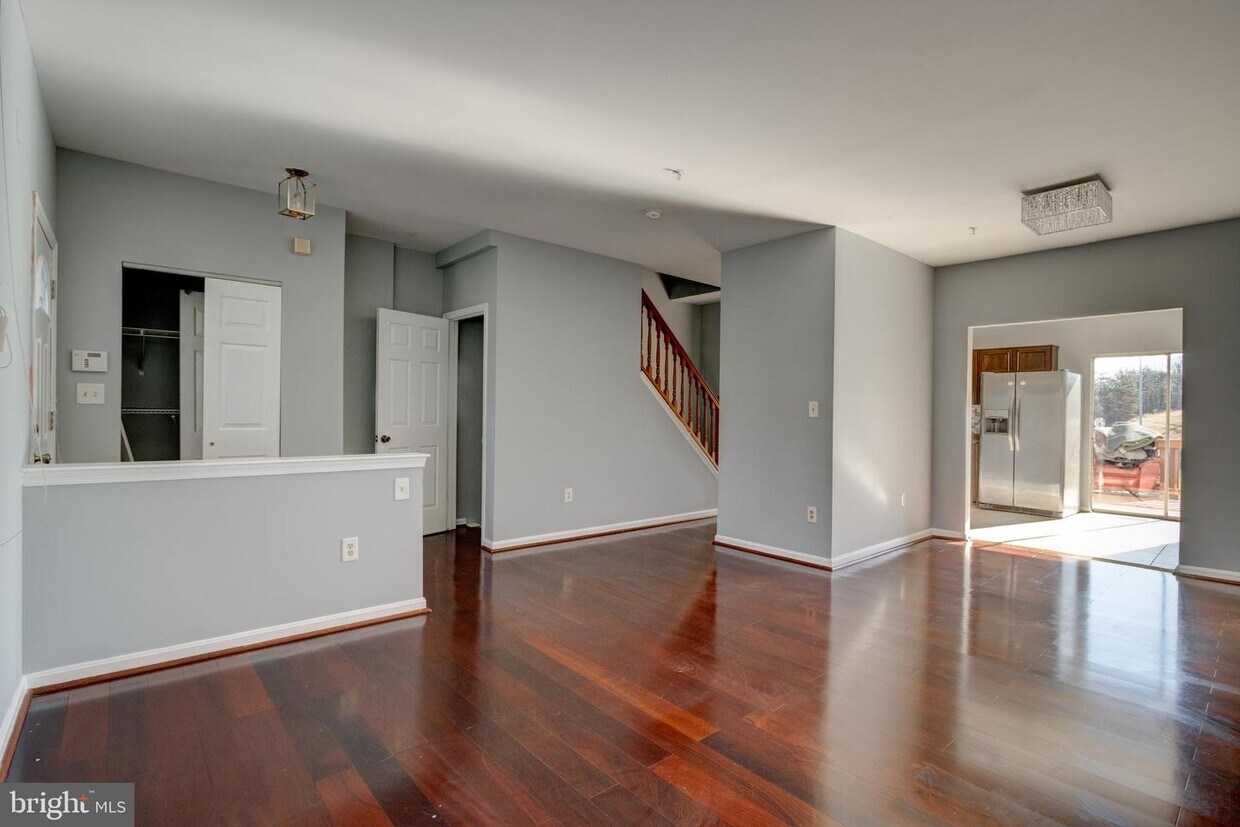 7003 Flag Harbor Dr, District Heights, MD 20747 Townhome Rentals in
