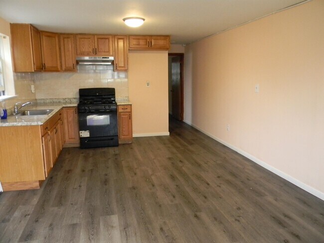 Building Photo - 158 Greenville Ave