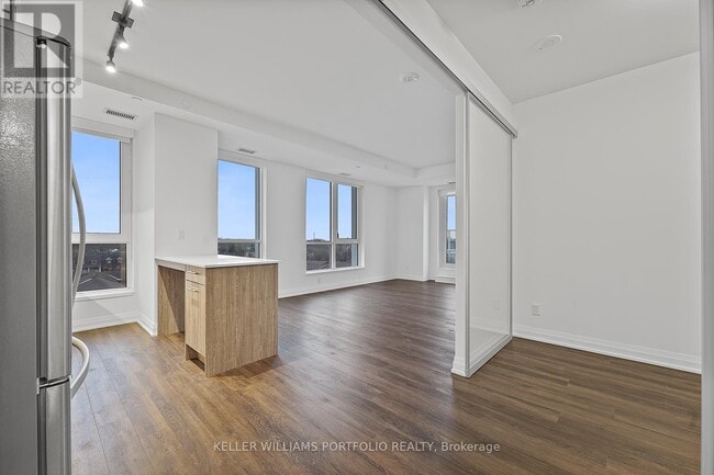 Building Photo - 286 Main St