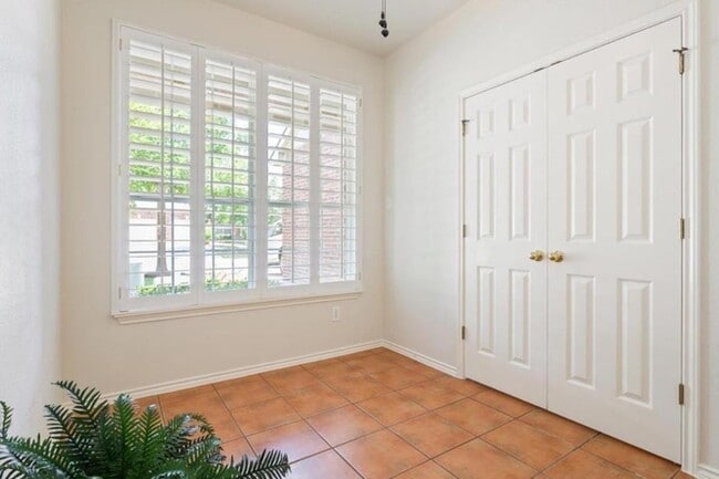 Building Photo - 97 Verde Ranch Loop