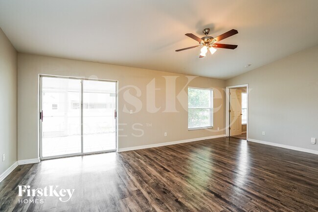 Foto del edificio - 1229 SW 18th Ave