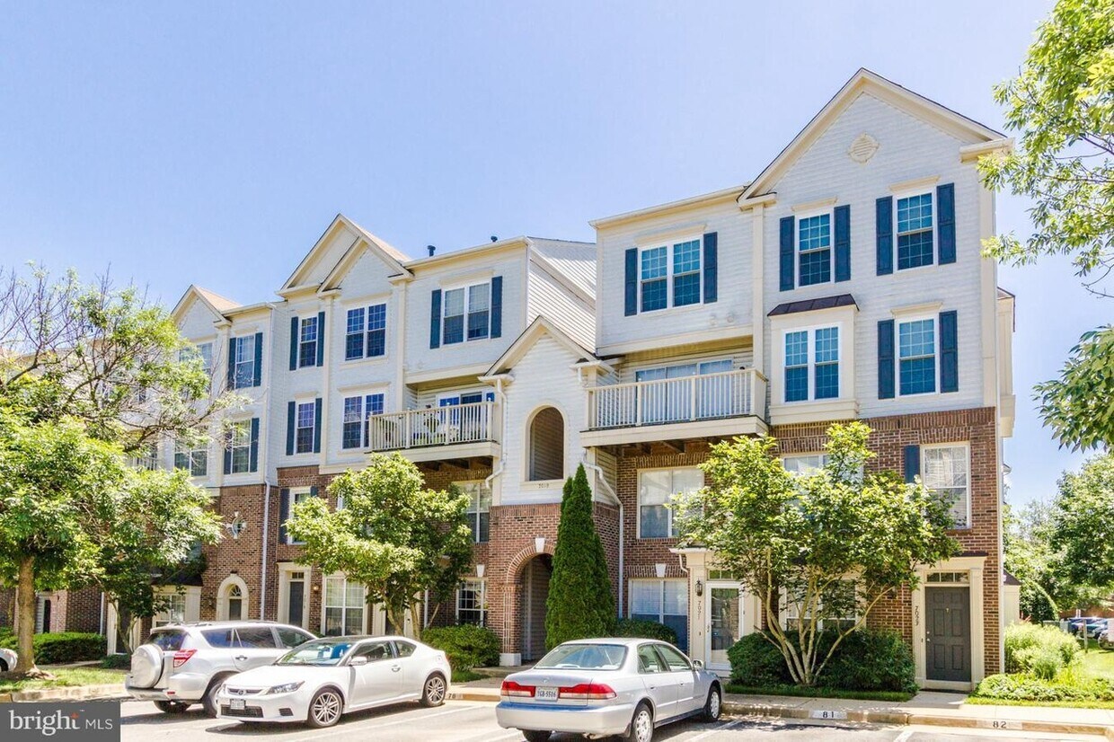 7019 Metropolitan Plz Unit 303, Falls Church, VA 22043 Condo for Rent