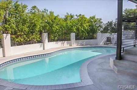 Foto del edificio - 3238 Wrightwood Dr