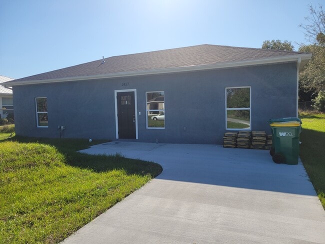 Building Photo - 2457 Haven St