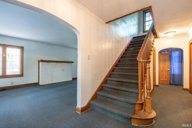 Foto del edificio - 219 E 8th St