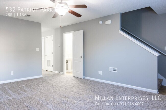 Foto del edificio - 532 Patriot Park Ct