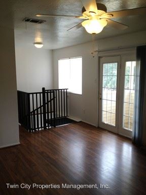 Building Photo - 2602 Pecan Knoll St