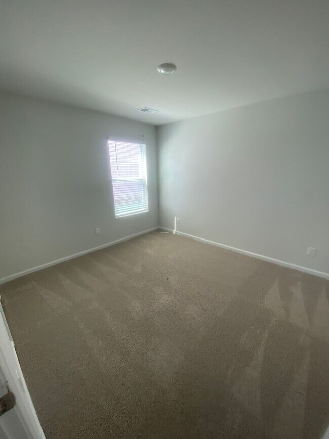 Foto del edificio - Introducing a stunning 3 bedroom, 2 bathroom home