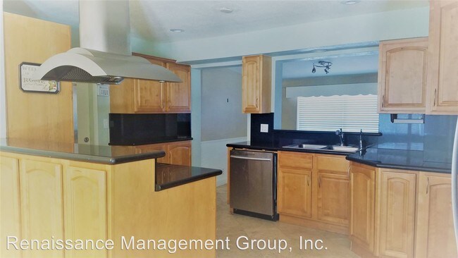 Building Photo - 3 br, 2 bath House - 2732 NE 35th Street