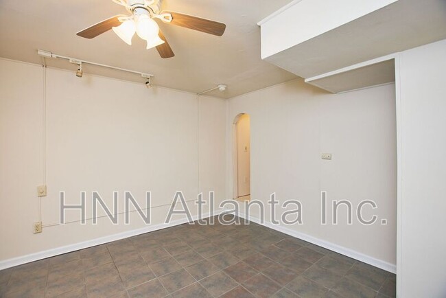 Building Photo - 1337 Briarwood Dr NE