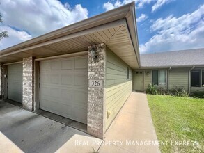 Building Photo - Spacious 1 Bedroom Townhome in Brandon, SD!