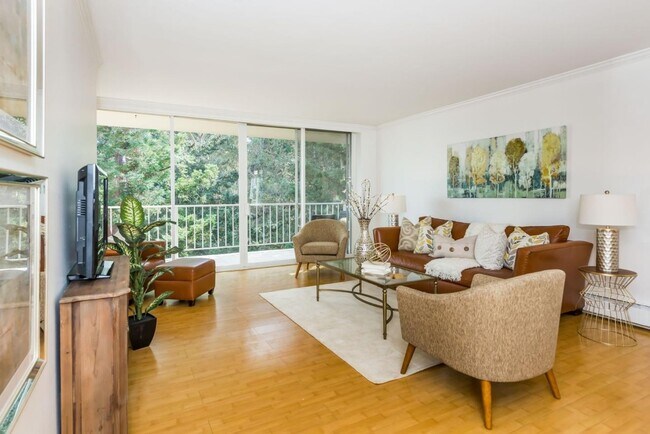 Foto del edificio - 300 Davey Glen Rd