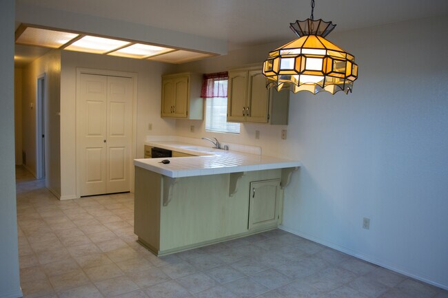 Foto del edificio - 35 Fisher Ct