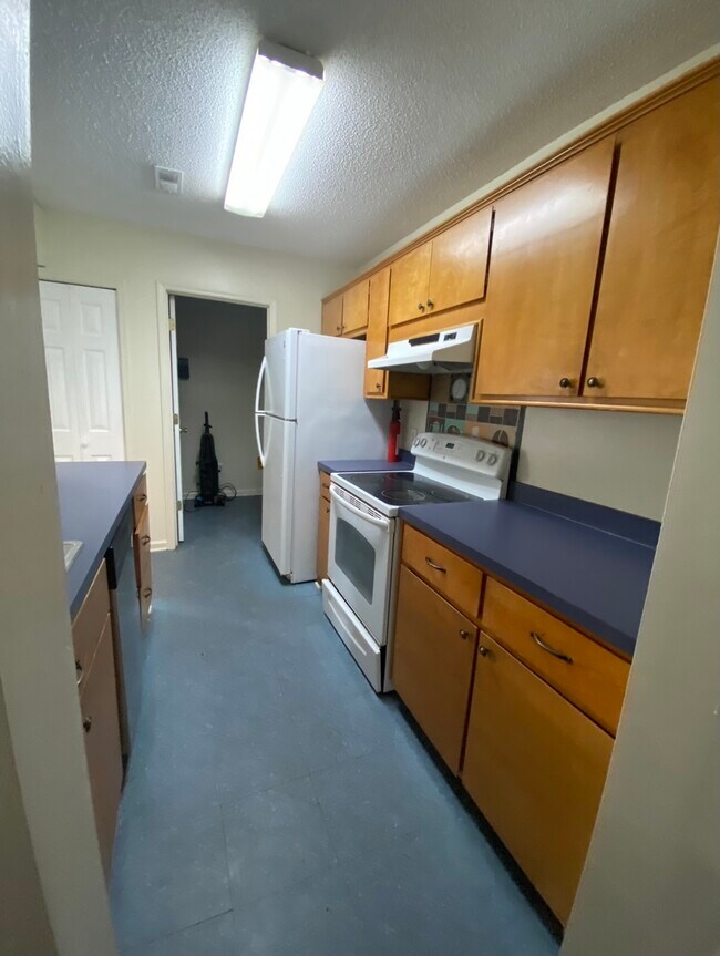 Kitchen - 5483 Califf Rd