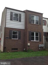 Building Photo - 298 Birch Dr